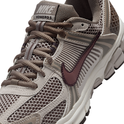 Nike Vomero 5 Older Kids' Shoes with Reflective Design Accents