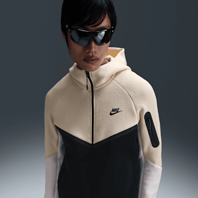 Nike Tech