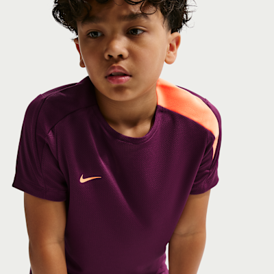 Nike Dri-FIT Strike Older Kids' Short-Sleeve Football Top