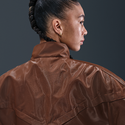 Chamarra brillante para mujer Nike Sportswear Windrunner