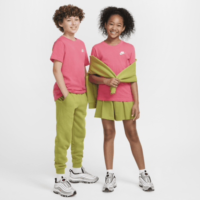 Playera para niños talla grande Nike Sportswear