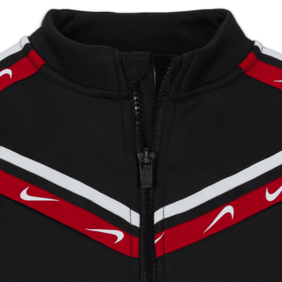 Ολόσωμη φόρμα από πολυέστερ Nike Dri-FIT Sportswear Club για βρέφη (12-24M)