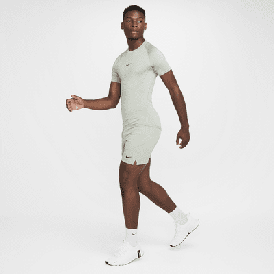 Haut de fitness ajusté à manches courtes Nike Pro Dri-FIT pour homme