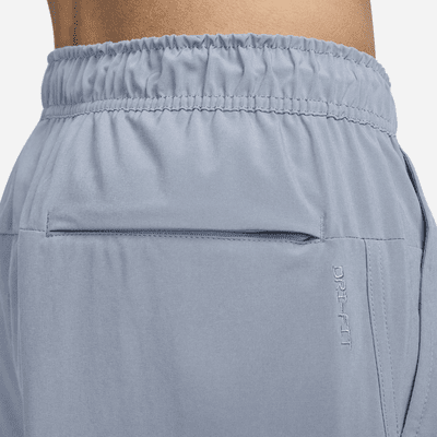 Shorts versátiles sin forro Dri-FIT de 13 cm para hombre Nike Unlimited