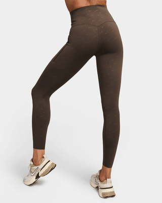 Damskie legginsy 7/8 z wysokim stanem, nadrukiem i kieszeniami zapewniające  średnie wsparcie Nike Universa. Nike PL