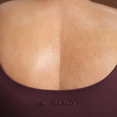 NikeSKIMS Shine Women's Scoop-Neck Bra Top
