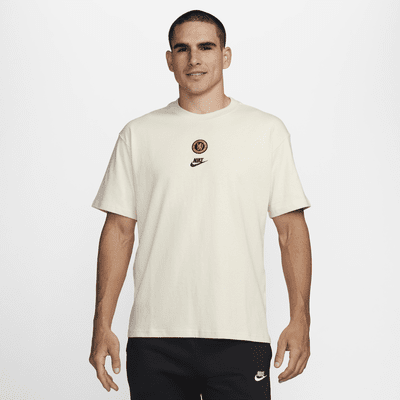 Chelsea F.C. Premium Essentials Men's Nike Football T-Shirt. Nike CA