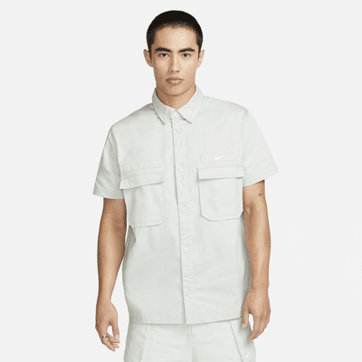 Nike Life Men's Woven Military Short-Sleeve Button-Down Shirt. Nike UK