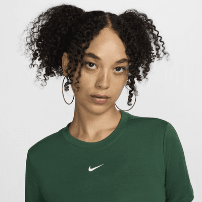 Nike Sportswear Essential Dar Kesimli Crop Kadın Tişörtü