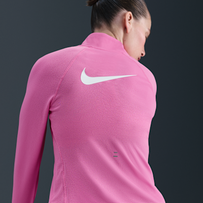 Dámský běžecký top Nike Tempo Swoosh Run Dri-FIT se čtvrtinovým zipem