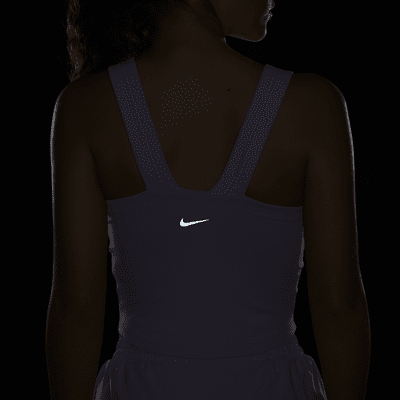 Camiseta de tirantes Dri-FIT cropped para mujer Nike One Fitted