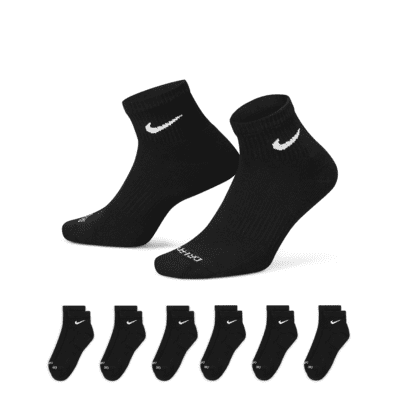 Nike cushioned hotsell quarter socks