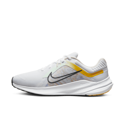 Женские кроссовки Nike Quest 5 Premium Women's Road Running Shoes