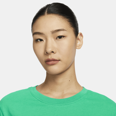 Nike Sportswear Essential Women's Cropped T-Shirt