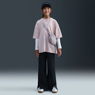 Nike Sportswear Older Kids' (Girls') Oversized T-Shirt