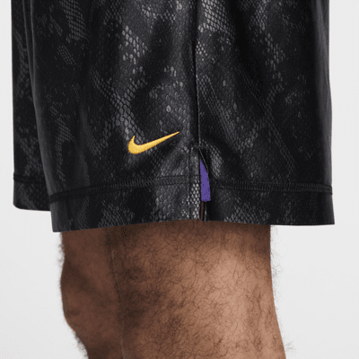 Shorts de básquetbol Nike Dri-FIT Standard Issue de 15 cm reversibles para hombre KB