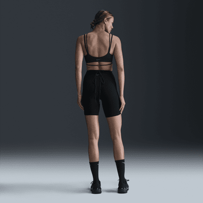 Damski stanik sportowy z wkładkami zapewniający lekkie wsparcie Nike Zenvy Strappy Wrap