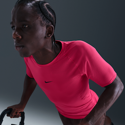 Nike Pro Dri-FIT Kurzarm-Fitness-Oberteil mit enger Passform für Herren