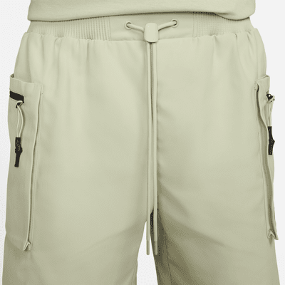 Shorts Utility i vävt material Nike Sportswear Tech Pack för män