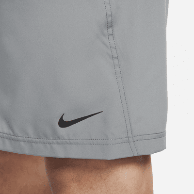 Shorts versátiles Dri-FIT de 23 cm sin forro para hombre Nike Form