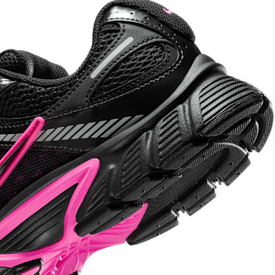 Γυναικεία παπούτσια Nike V5 RNR με ανακλαστικές λεπτομέρειες