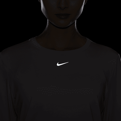 เสื้อแขนยาวผู้หญิง Dri-FIT Nike One Classic