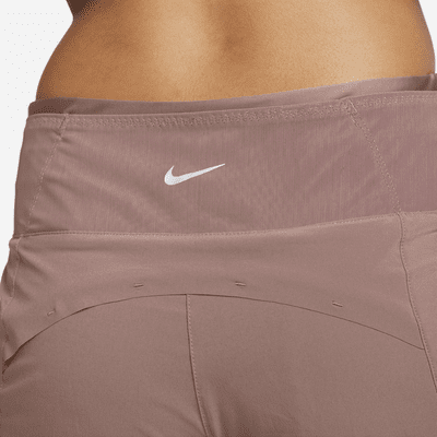 Shorts de running de tiro medio 2 en 1 de 8 cm con bolsillos para mujer Nike Dri-FIT Swift