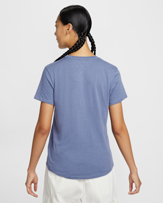 Nike Sportswear Essentials