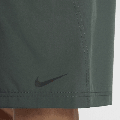 Shorts versátiles Dri-FIT de 23 cm sin forro para hombre Nike Form