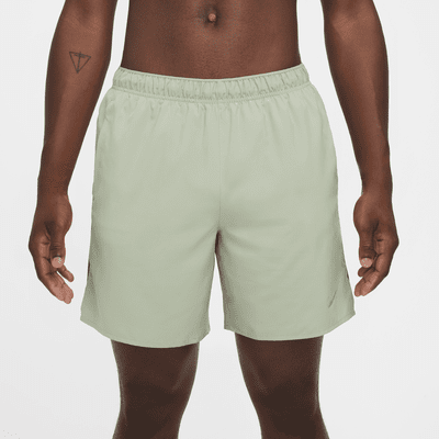 Shorts de correr Dri-FIT de 18 cm sin forro para hombre Nike Challenger