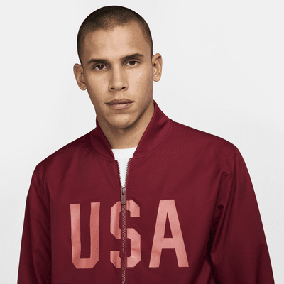 Chamarra bomber de fútbol Nike de tejido Woven para hombre USA Sport Essentials