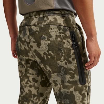 ナイキ テック メンズ オープンヘム フリース カモ パンツ