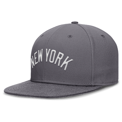 New York Yankees True Men's Nike Dri-FIT MLB Fitted Hat