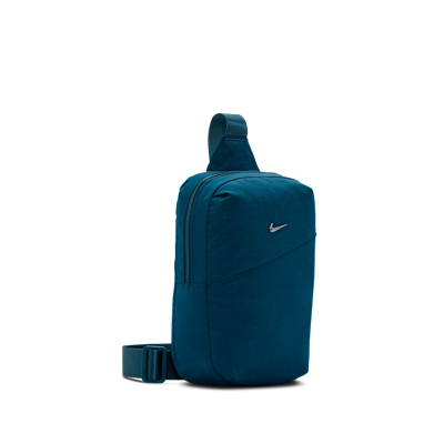 กระเป๋าพาดลำตัว Nike Aura (5 ล.)