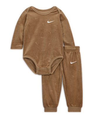 Детские  Nike Baby Essentials Baby (0-9M) Bodysuit and Pants Set