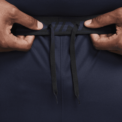 Shorts versátiles sin forro Dri-FIT de 18 cm para hombre Nike Totality