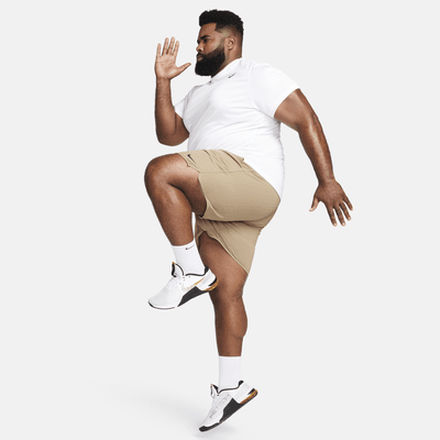 Shorts versátiles sin forro Dri-FIT de 18 cm para hombre Nike Totality