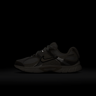 Tenis para niños grandes Nike V5 RNR