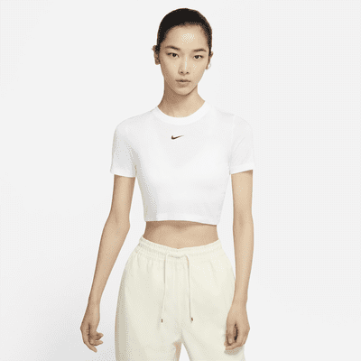 nike essential crop top