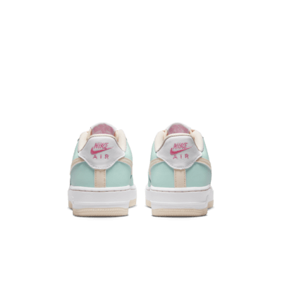 Nike Air Force 1 Older Kids' Shoes