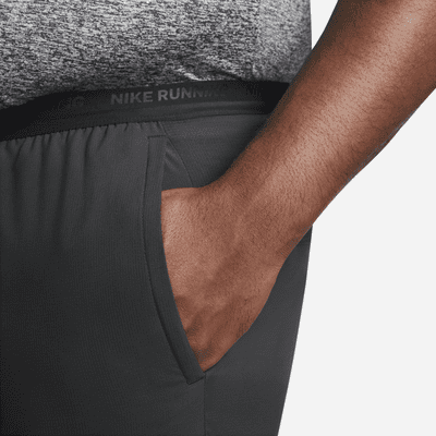 Nike Stride Dri-FIT 2-in-1-Laufshorts für Herren (ca. 18 cm)