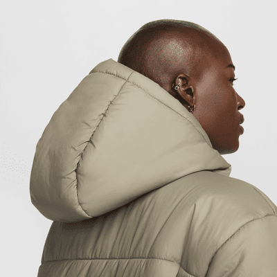 Dámská volná bunda Therma-FIT Nike Sportswear Classic Puffer s kapucí