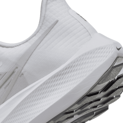 Tenis de correr en pavimento para hombre Nike Pegasus 39