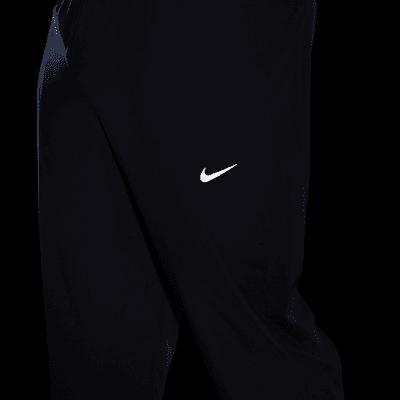 Pants Dri-FIT entallados versátiles para hombre Nike Form