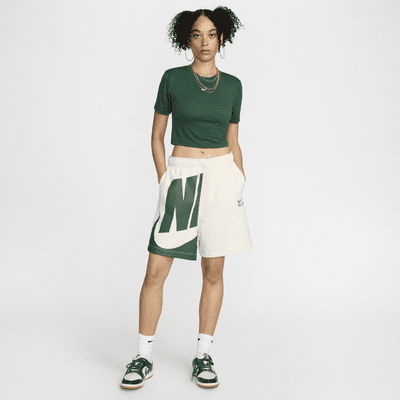 Nike Sportswear Essential kort T-skjorte med smal passform til dame