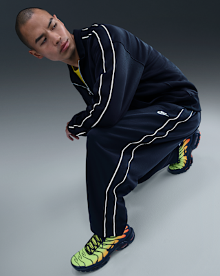 Nike Sportswear Club