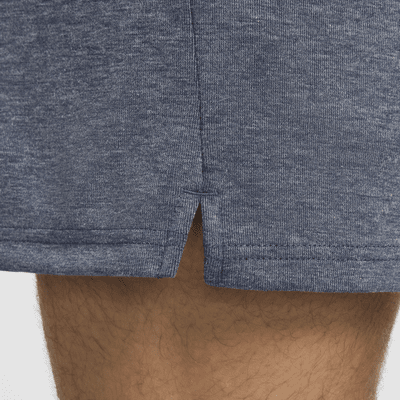 Shorts Dri-FIT de 18 cm sin forro con protección UV versátiles para hombre Nike Primary