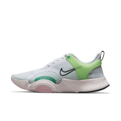 Training Shoe. Nike LU
