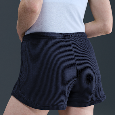 Nike Sportswear Chill Waffle-shorts med mellemhøj talje (8 cm) til kvinder