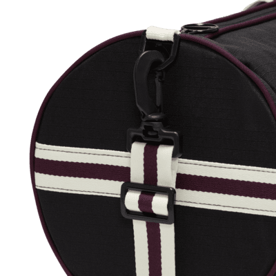 กระเป๋า Duffel สไตล์เรโทร Nike Heritage (13 ล.)